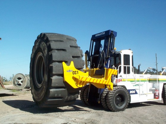 DCP_1226,Callide tyre handler7